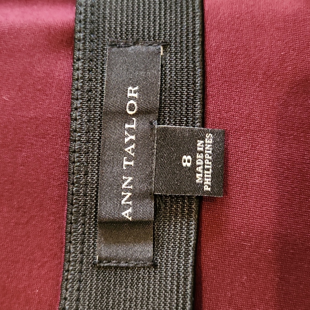 Ann Taylor Deep Burgandy Stretch Pencil Skirt - Size 8 - Picture 7 of 9
